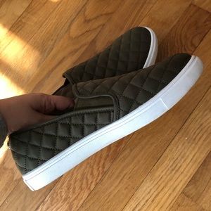 OLIVE GREEN STEVE MADDEN SLIP ONS